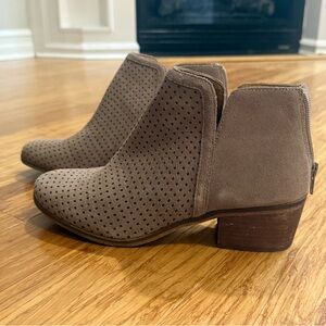 NWT Susina Ankle Booties